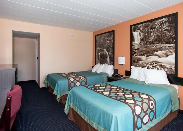 Super 8 By Wyndham Black Mountain